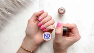 Trucos para secar la pintura de tus uñas más rápido