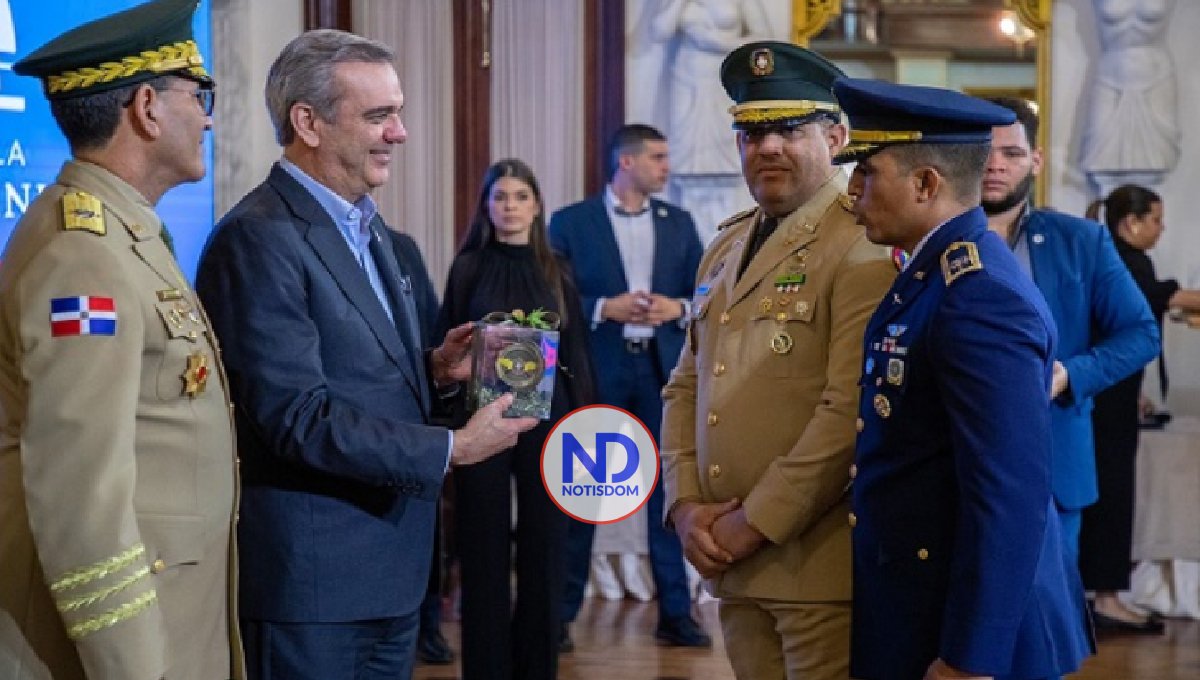 Abinader califica de invaluable labor Fuerzas Armadas y la Policía