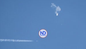 Barcos de EEUU rastrean zona cayeron restos supuesto globo