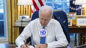 Biden descarta enviar aviones de combate F-16; rechaza plan chino