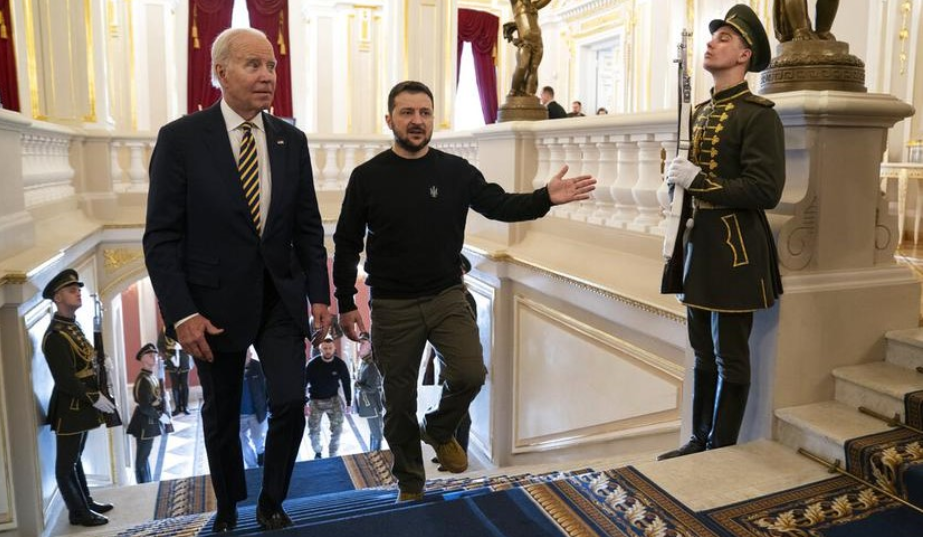BIDEN Y VOLODYMYR Biden realiza una visita sorpresa a Kiev y se reúne con Zelenski