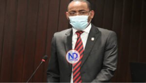 Diputado Carlos Sánchez y otros dos militantes salen del PLD