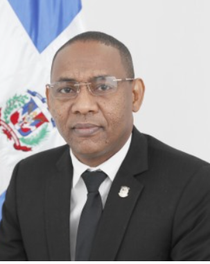 CARLOS SANCHEZ 5 Diputado Carlos Sánchez y otros dos militantes salen del PLD