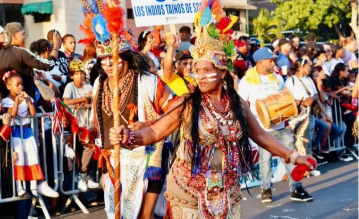 Miles de personas disfrutaron de los carnavales de Santo Domingo 4 CARNAVAL 12 Miles de personas disfrutaron de los carnavales de Santo Domingo