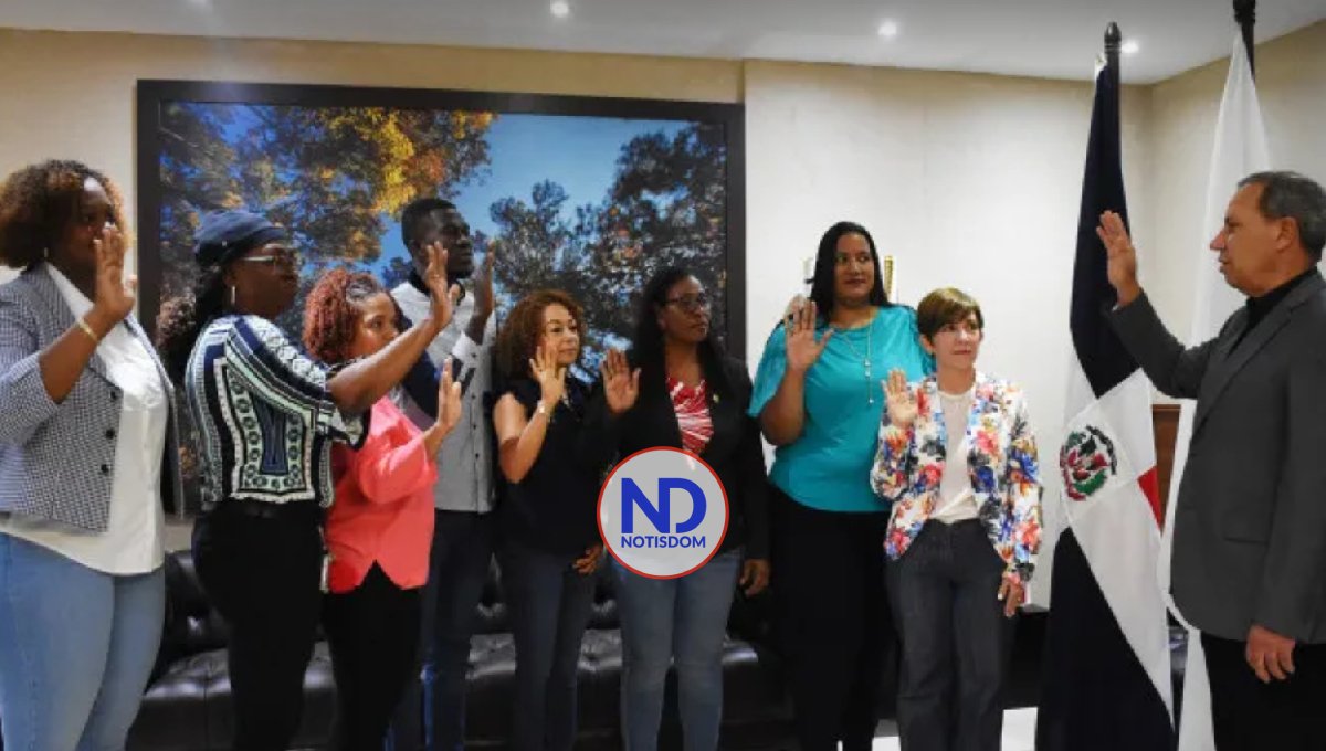 Presidente COD juramenta los miembros de la Comisión Mujer y Deporte