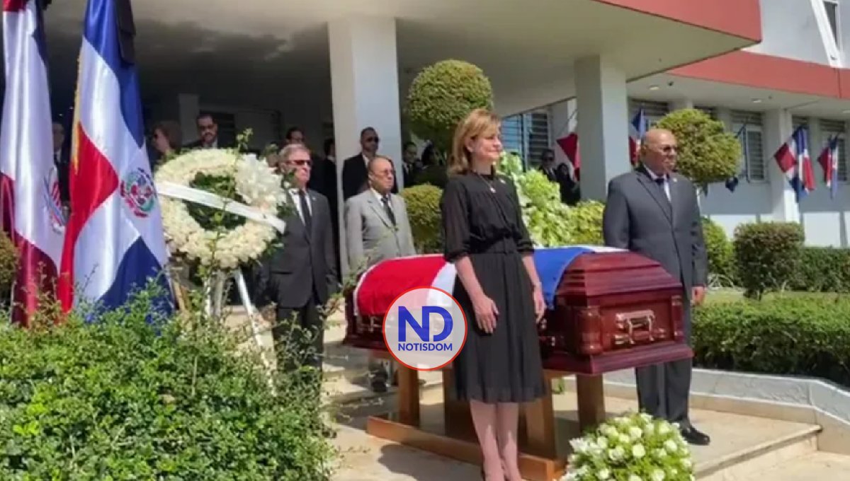 Realizan honras fúnebres a Víctor Gómez Bergés en Tribunal Constitucional