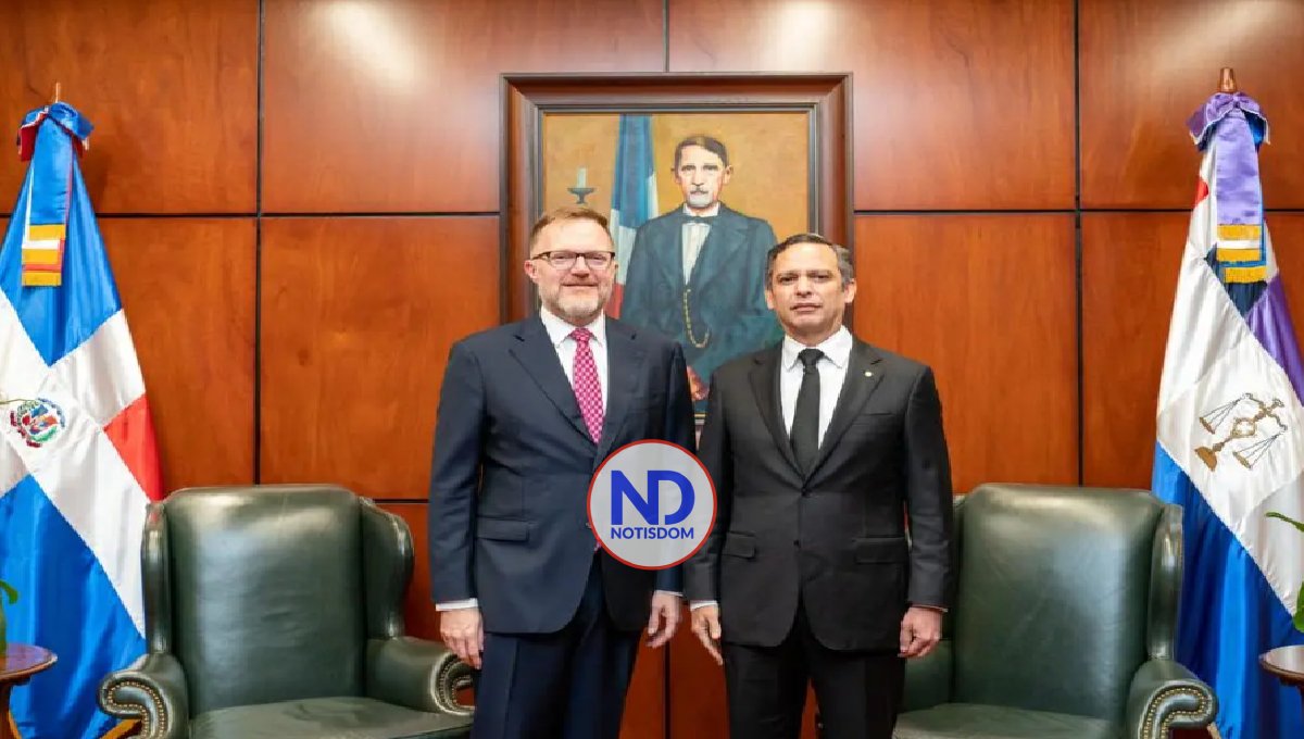 Encargado de negocios de Embajada de EE.UU. destaca la seguridad jurídica en RD 2 Encargado de negocios de Embajada de EE.UU. destaca la seguridad jurídica en RD