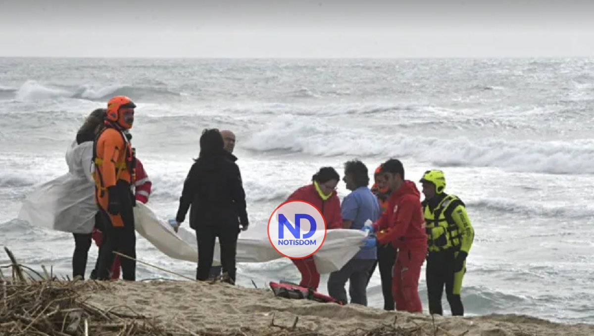 Elevan a 60 los fallecidos por naufragio en Italia