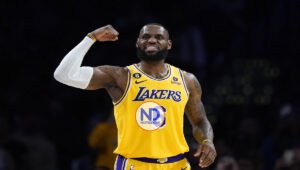 James sube al cuarto lugar en la lista de asistencias de carrera de la NBA