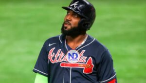 El jardinero de Grandes Ligas Marcell Ozuna firma con los Gigantes del Cibao