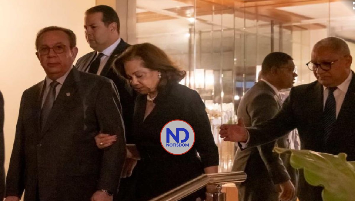 Decenas de personas dan pésame a la familia de Víctor Méndez Capellán