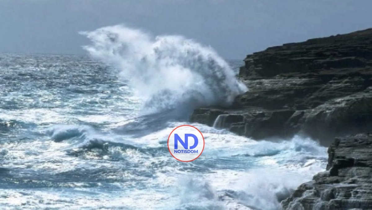 Oleaje anormal en costas Norte y Sur amenaza a embarcaciones