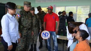Realizan operativo médico y de Fumigación en Santa María, Montecristi
