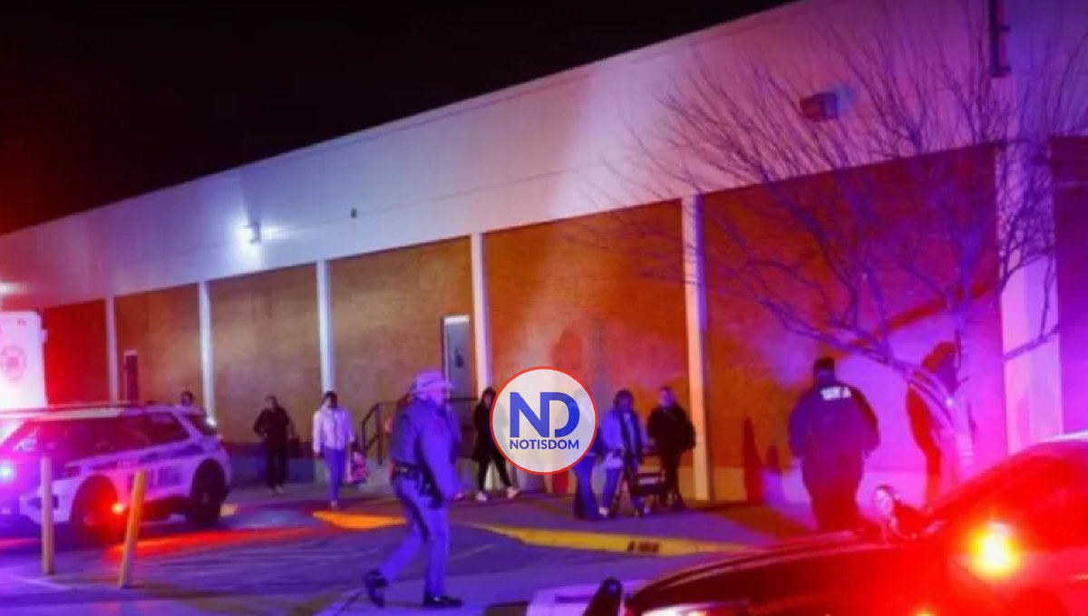 Un muerto y tres heridos en un tiroteo en un centro comercial de Texas 2 Un muerto y tres heridos en un tiroteo en un centro comercial de Texas