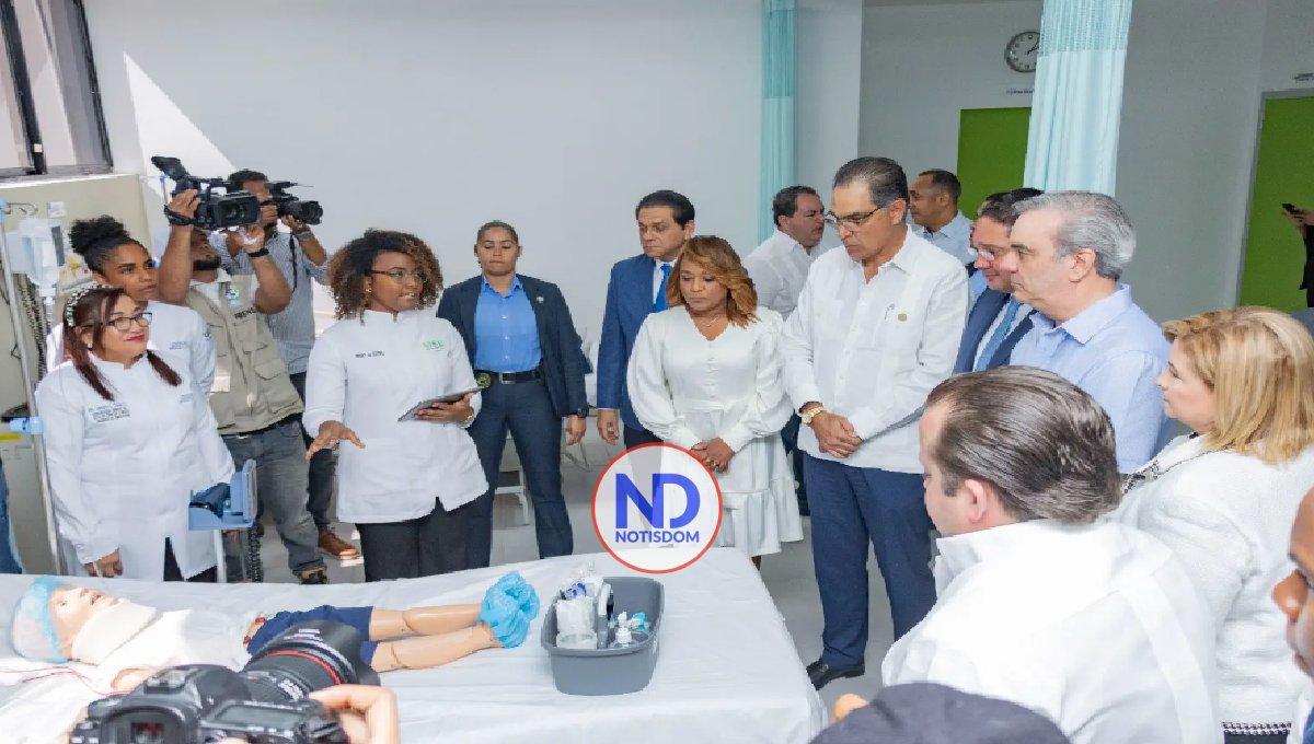 UCE inaugura centro de simulación de salud 2 UCE inaugura centro de simulación de salud