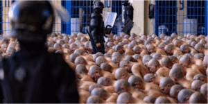 Bukele confirma traslado 2.000 presos a cárcel para pandilleros