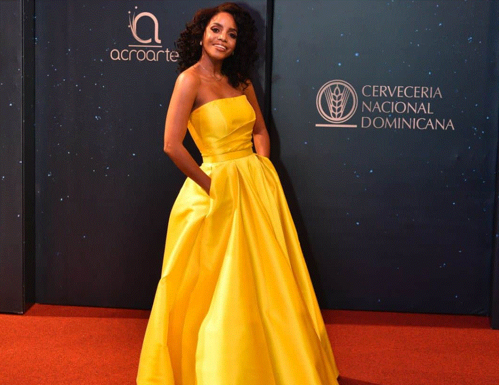 FIDIA PERALTA 1 La extravagancia impera en la alfombra roja de Premios Soberano