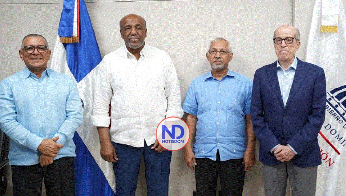 Ministerios instalarán paneles solares en escuelas