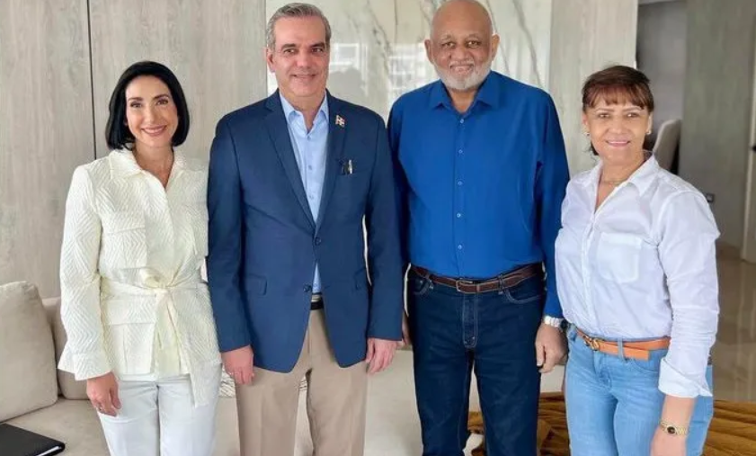 Con una misa Roberto Fulcar y allegados agradecen a Dios por su recuperación 3 FURCAL 11 Con una misa Roberto Fulcar y allegados agradecen a Dios por su recuperación