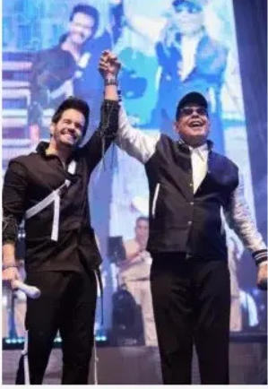 MANNY CRUZ Y VILLALONA Manny Cruz pone a vibrar el Palacio de Los Deportes con puro merengue