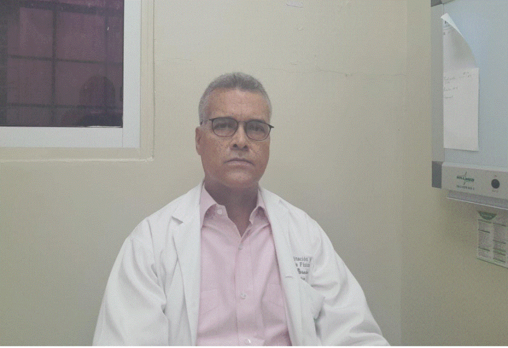 MEDICO 8 La directora del Moscoso Puello subraya importancia de la fisiatría en pacientes