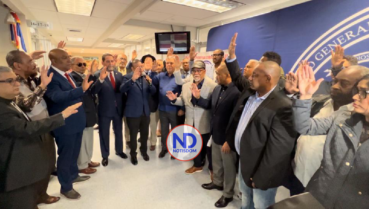 VIDEO | Camacho juramenta Comité Organizador de Juegos Patrios en NY