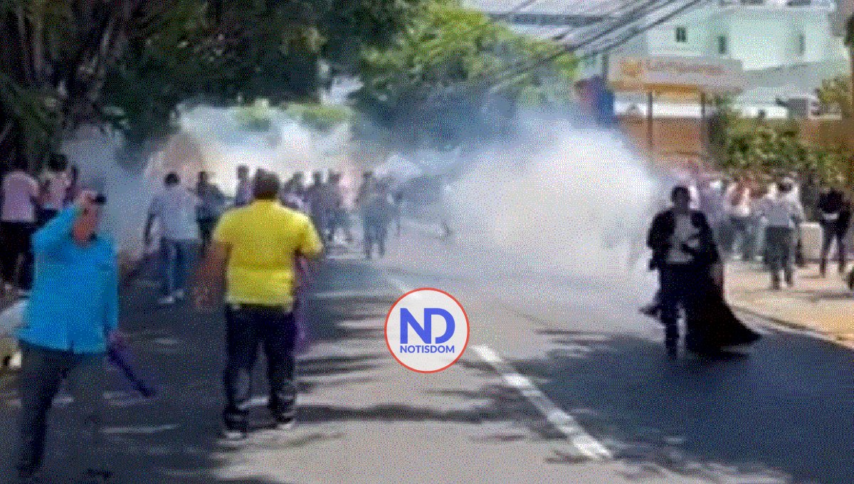 Con bombas lacrimógenas dispersan manifestantes en coerción Caso Calamar