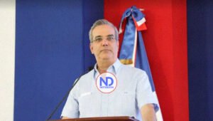 Presidente Abinader felicita a periodistas al conmemorarse su día