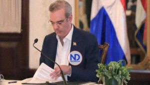 Abinader ordena ahorrar energía a instituciones públicas