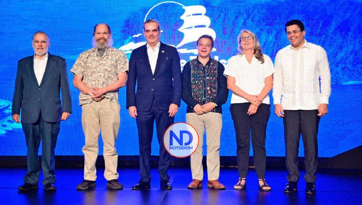 Abinader y Collado encabezan seminario sobre el sargazo