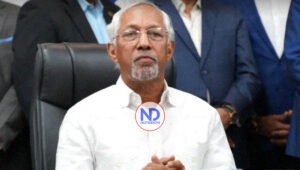 En medio de conflicto con Editoras, ministro de Educación cuestiona la pérdida de libros de historia