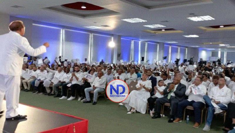 Movimiento juramenta en Santiago a simpatizantes de la reelección