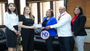 Voluntariado Bancentraliano entrega aporte anual de RD$ 450,000 a la Cruz Roja 