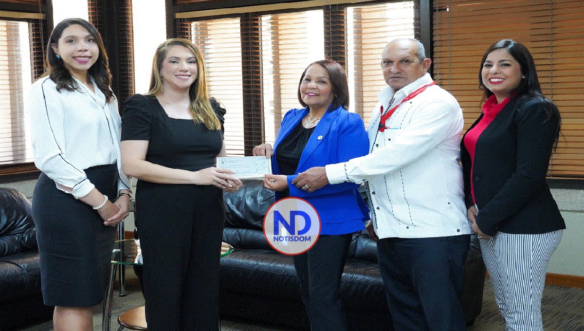 Voluntariado Bancentraliano entrega aporte anual de RD$ 450,000 a la Cruz Roja 2 Voluntariado Bancentraliano entrega aporte anual de RD$ 450,000 a la Cruz Roja