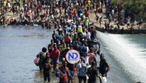 EU teme avalancha migratoria; creará «centros de tramitación»