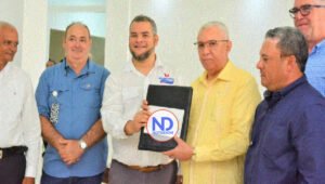 El FEDA entrega cheques por más de RD$ 10 millones a ganaderos