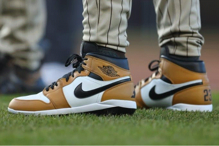 FERNANDO TATIS 20 Fernando Tatis Jr. estrena zapatillas ¿habrá firmado con Nike Air Jordan?
