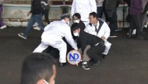 El primer ministro de Japón sale ileso de ataque con explosivos en un mitin