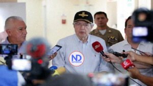 Hospitalizan al presidente de Ecuador por una infección en las vías urinarias