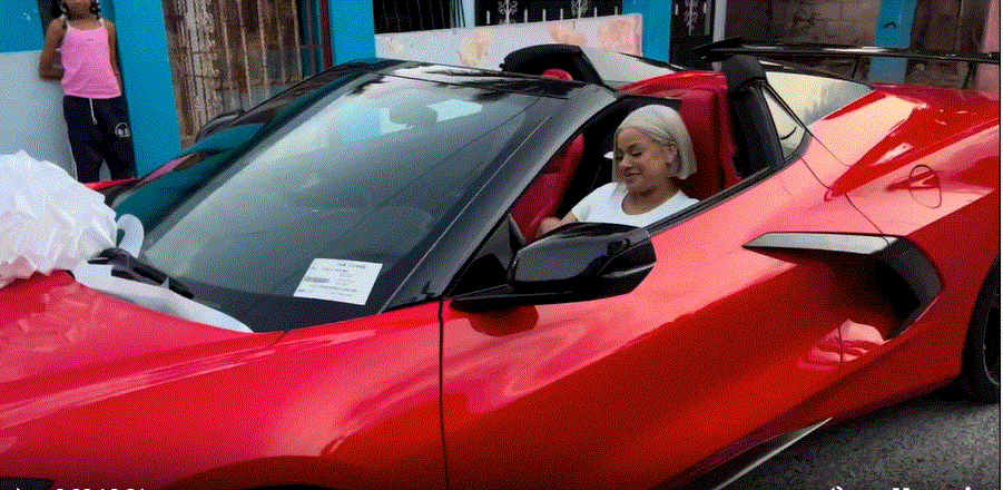 INSUPERABLE 1 Toxic Crow sorprende a La Insuperable con un Chevrolet Corvette 2023