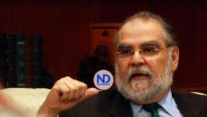 Ministro de Medio Ambiente dice «no hay incendios en este momento»