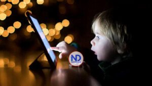 Niños pasan frente a las pantallas 80 minutos en promedio, más de lo recomendado