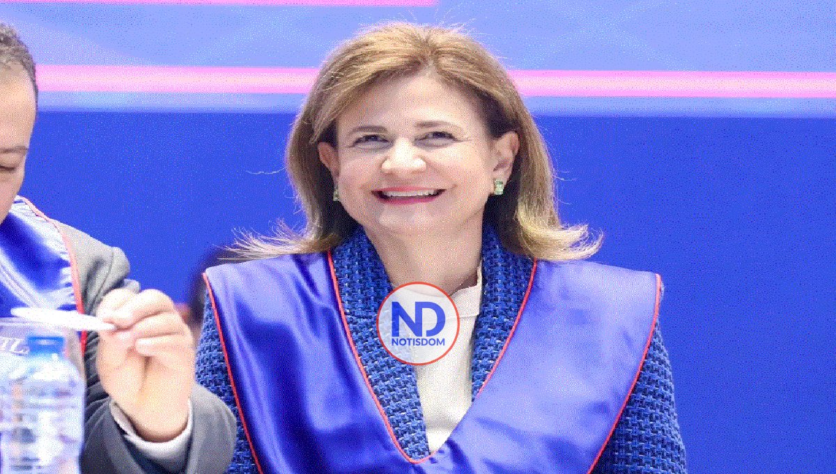 Vicepresidenta Raquel Peña encabeza graduación de 321 profesionales de tecnología del ITLA