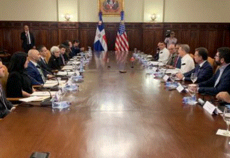 REUNION ABINADER Abinader recibe funcionaria EU; tratan crisis Haití y colaboración