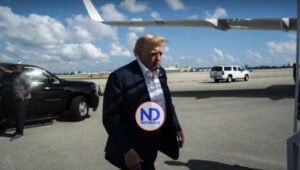 Medios de comunicación no podrán transmitir en vivo lectura de cargos a Trump