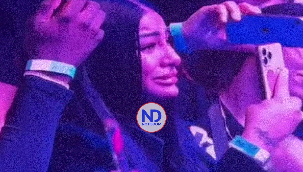 Yailin no aguantó el llanto por saludo de Ana Gabriel durante concierto