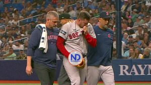 Medias Rojas inhabilitan a Zack Kelly por inflamación en el codo