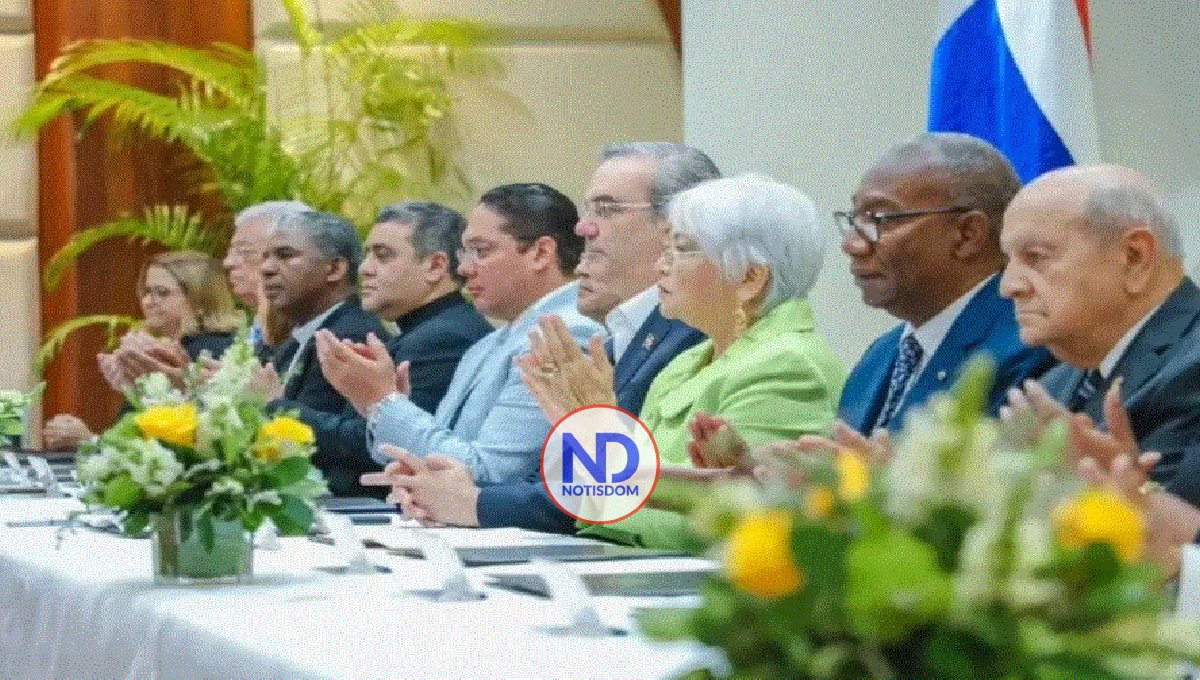 Autoridades firman acuerdo con 13 universidades para capacitar policías