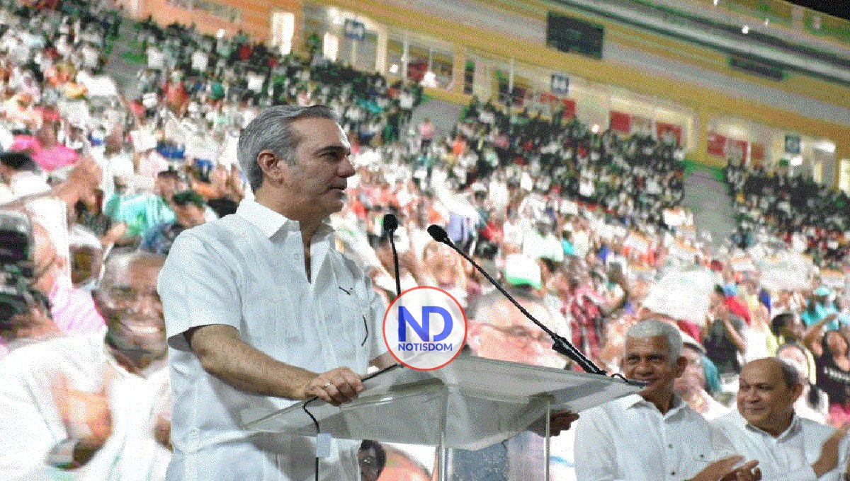 Abinader promete un pacto para aumentos salariales continuos