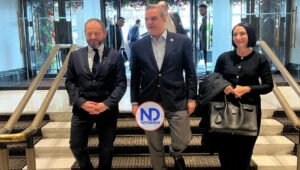 Abinader llega a Londres para participar en actos de coronación